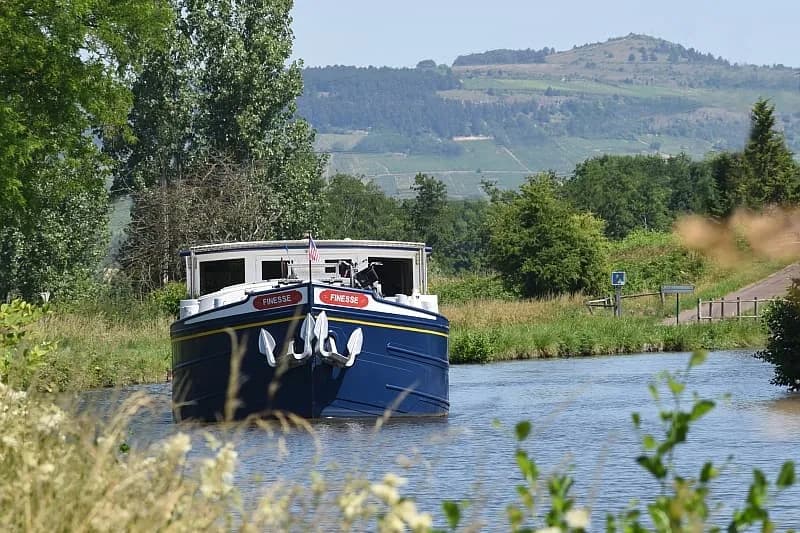 Finesse below the Burgundy hills