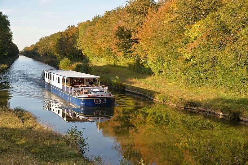 On the canal in autumn