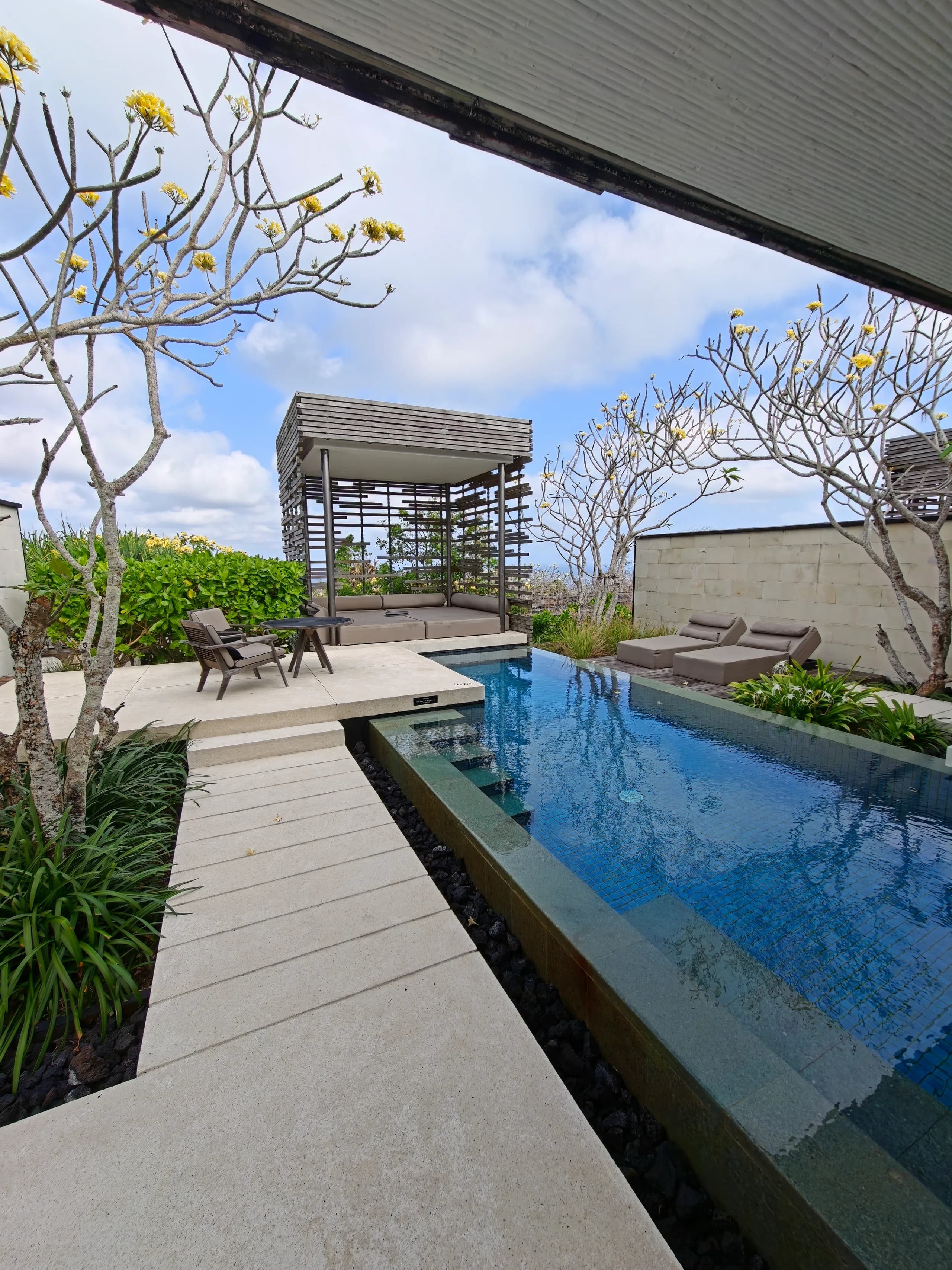 Alila Villas Uluwatu - Luxury Hotel in Uluwatu, Bali, Indonesia