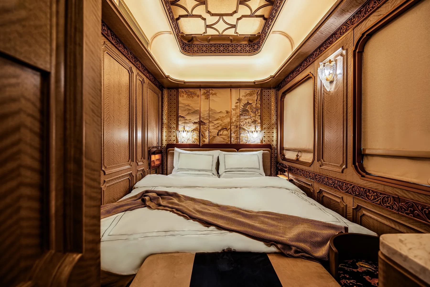 Han Dynasty Suite, Golden Eagle Silk Road Express
