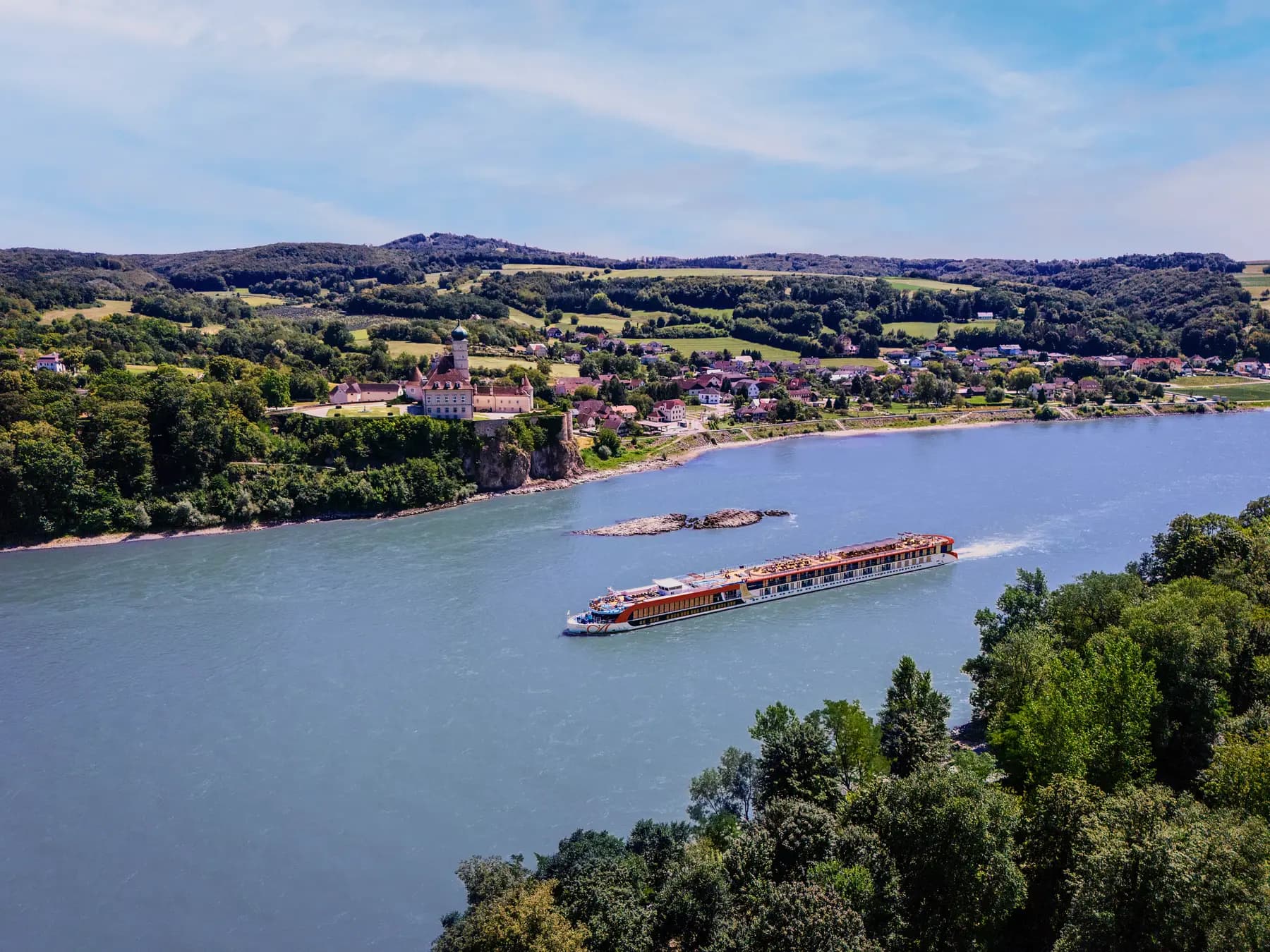 The Best Luxury River Cruises: Uniworld vs AmaWaterways vs Viking, River by River - PrivataList editorial collection