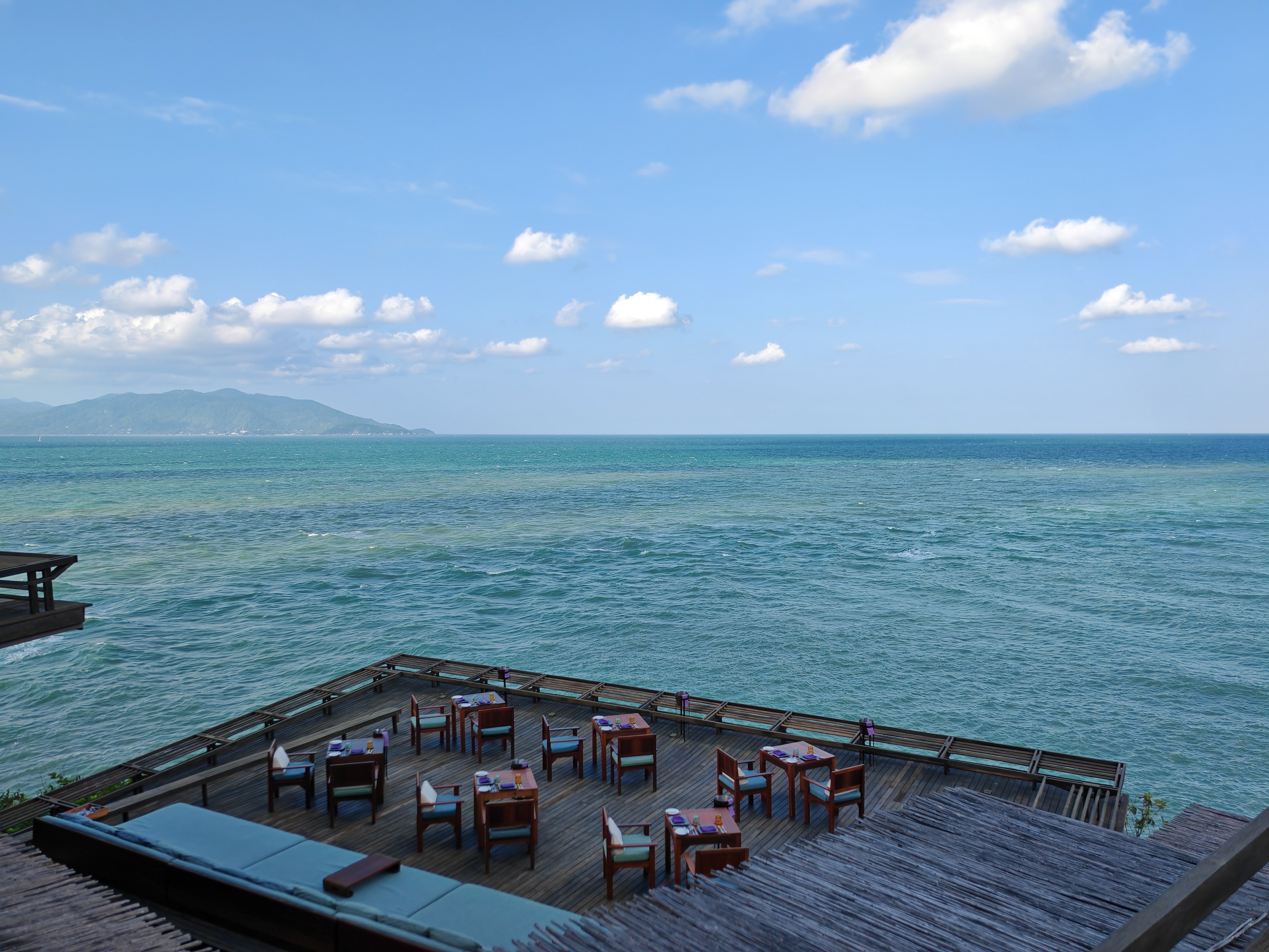 Dining on the Rocks - Image 2