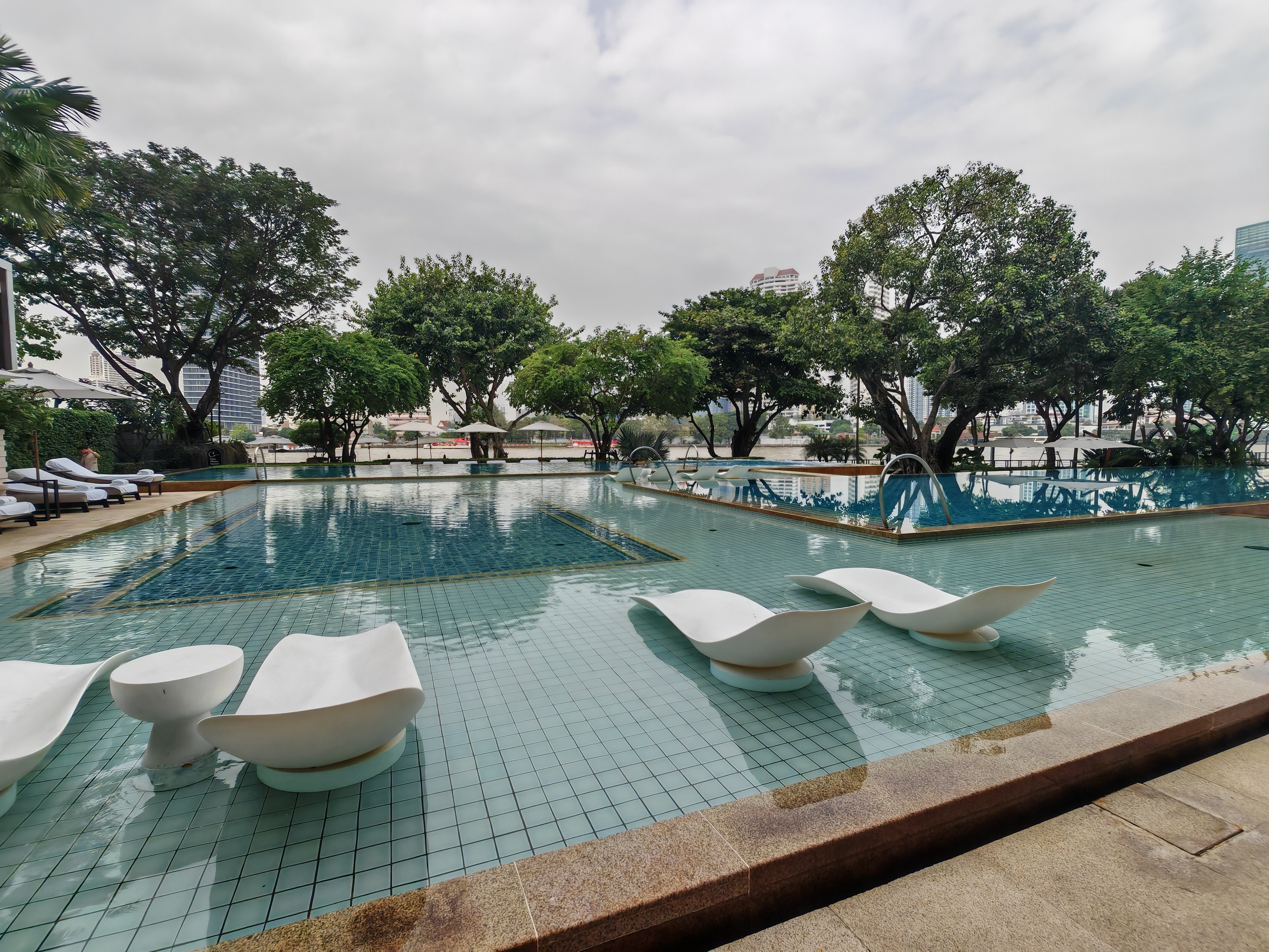 The Pool & Grounds - Image 1