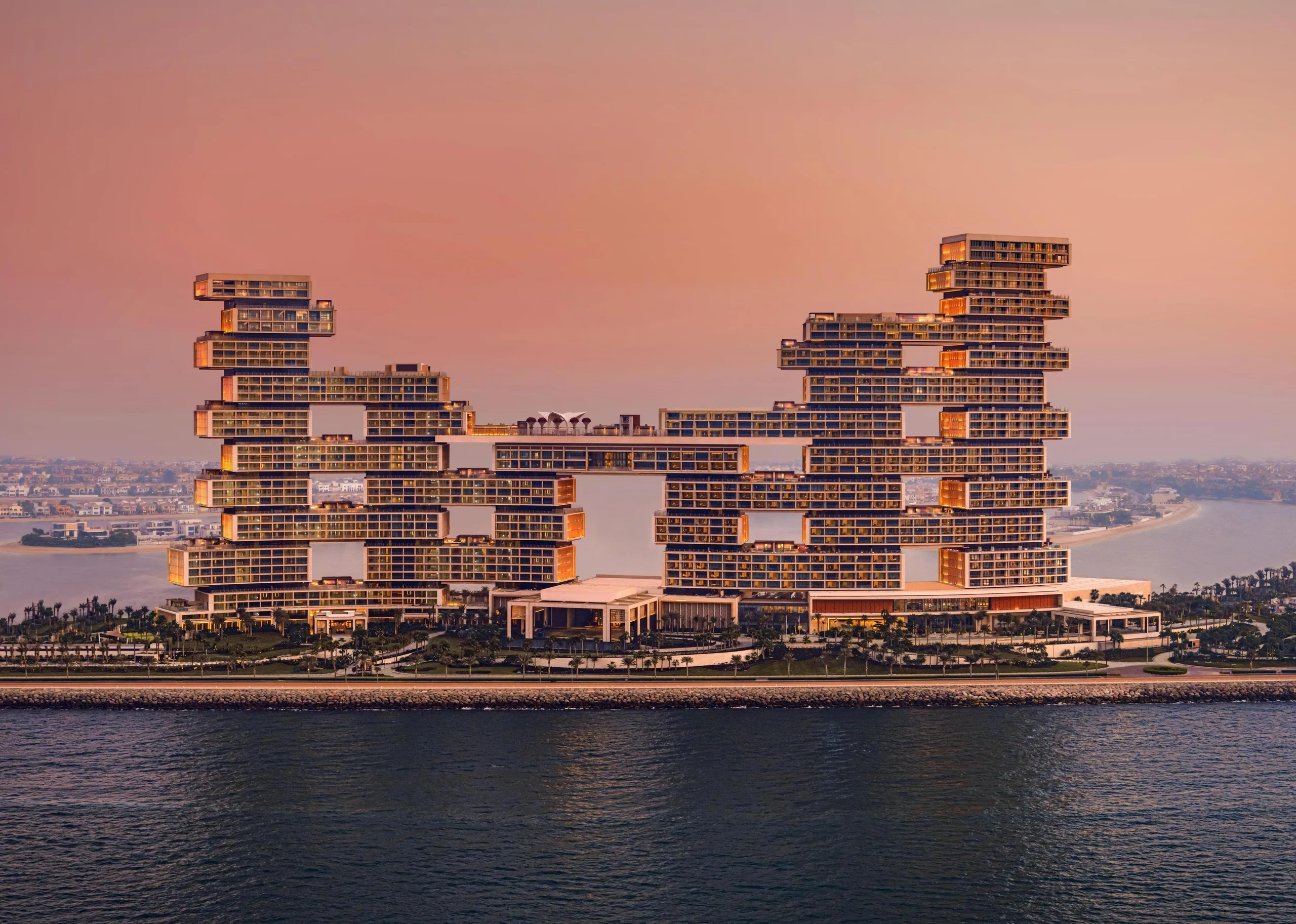 Atlantis The Royal - Palm Jumeirah — crescent apex