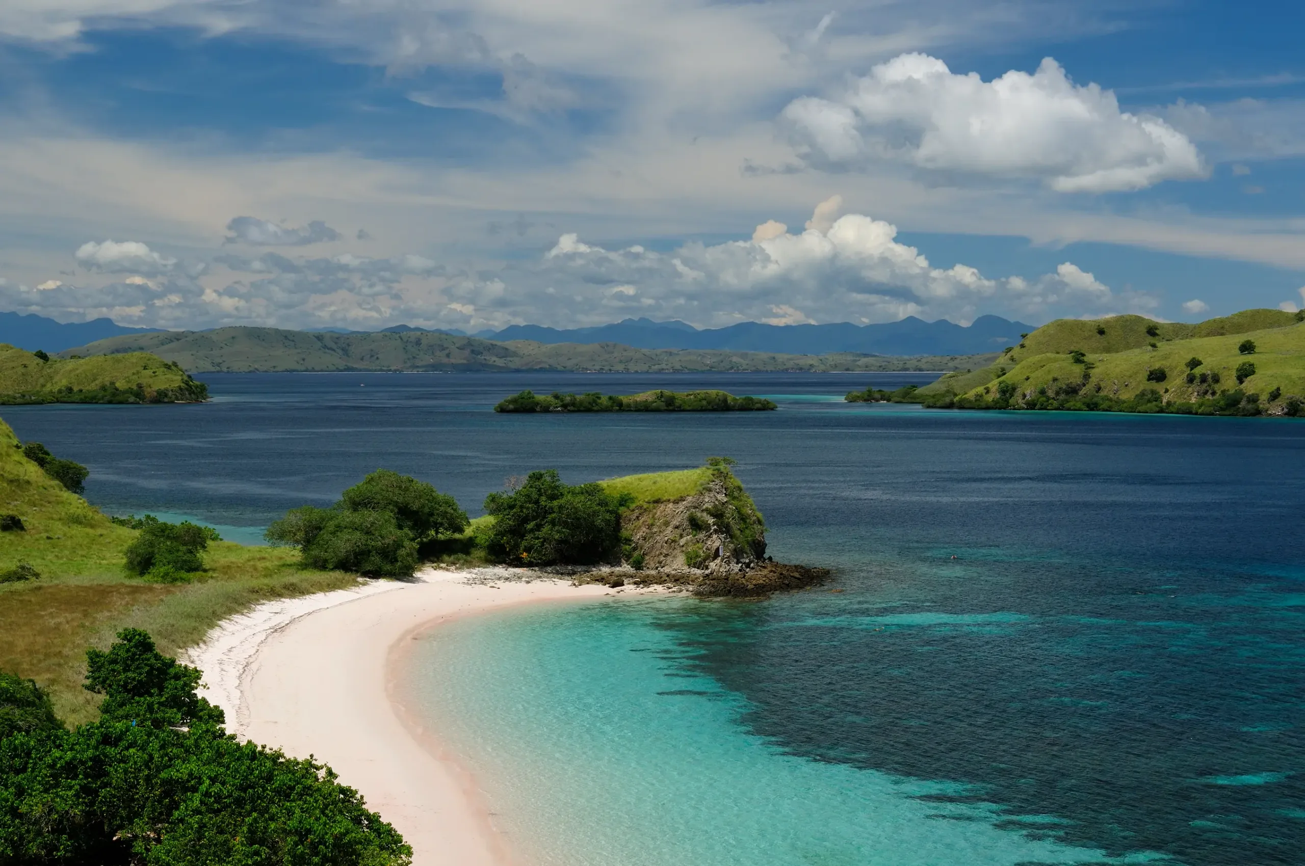 Indonesia, Done Right: From Borobudur to Komodo and Bali - PrivataList collection